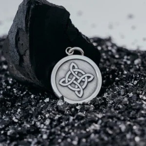 Dije de plata, The Unyielding knot