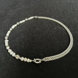 Medio Collar de plata y perlas